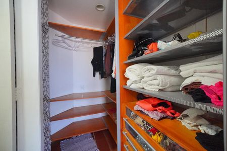 Casa para alugar com 300m², 3 quartos e 1 vagaArmário da Suíte