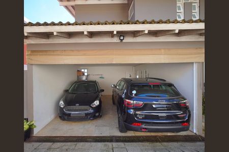 Garagem de casa para alugar com 3 quartos, 300m² em Centro, Florianópolis