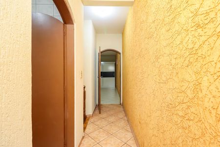 Casa à venda com 190m², 5 quartos e 2 vagasCorredor