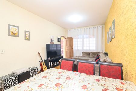 Casa à venda com 190m², 5 quartos e 2 vagasSala