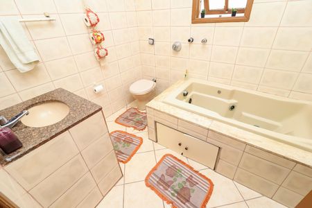 Casa à venda com 190m², 5 quartos e 2 vagasBanheiro 1