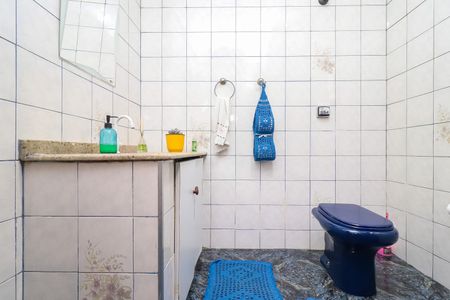 Casa à venda com 190m², 5 quartos e 2 vagasBanheiro 2