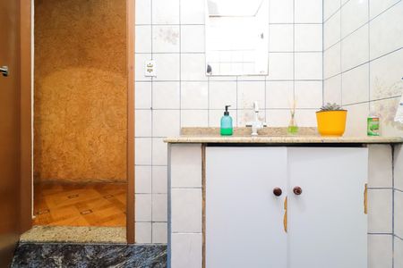 Banheiro 2 de casa à venda com 4 quartos, 190m² em Jardim Senice, São Paulo
