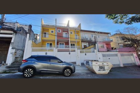 Fachada de casa à venda com 3 quartos, 160m² em Vila Gomes, São Paulo