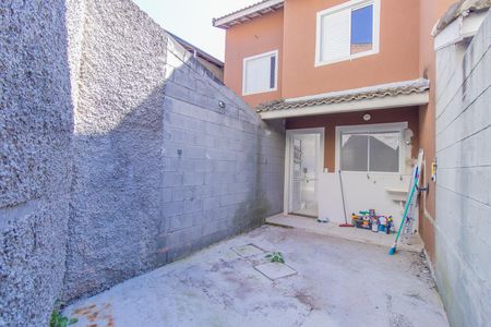 Área de Serviço e quintal dos fundos de casa de condomínio para alugar com 2 quartos, 70m² em Bairro do Maranhao, Cotia