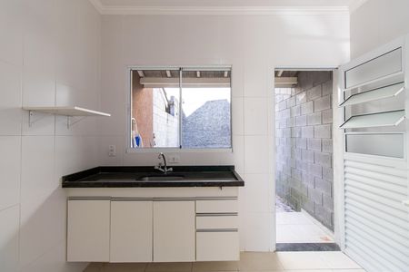Casa de condomínio para alugar com 70m², 2 quartos e 2 vagasCozinha - Armários