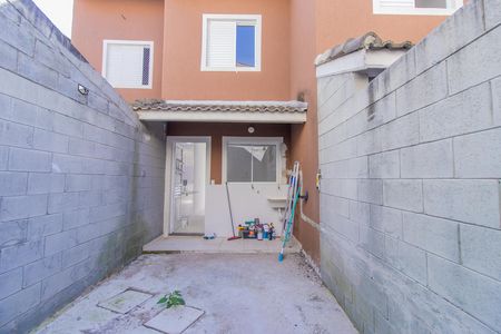 Área de Serviço e quintal dos fundos de casa de condomínio para alugar com 2 quartos, 70m² em Bairro do Maranhao, Cotia