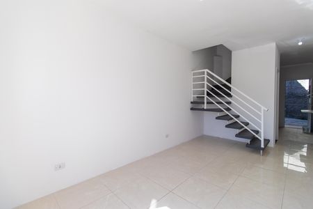 Sala de casa de condomínio para alugar com 2 quartos, 70m² em Bairro do Maranhao, Cotia
