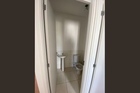 Banheiro de apartamento para alugar com 2 quartos, 48m² em Parque das Oliveiras, Ribeirão Preto