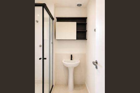 Banheiro social de apartamento para alugar com 2 quartos, 40m² em Várzea das Moças, Niterói