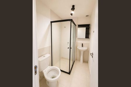 Banheiro social de apartamento para alugar com 2 quartos, 40m² em Várzea das Moças, Niterói