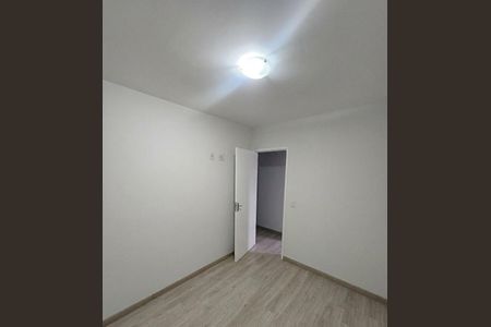 Quarto de apartamento à venda com 2 quartos, 48m² em Vila Liviero, São Paulo