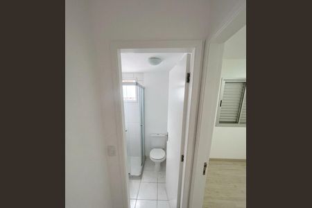 Banheiro de apartamento à venda com 2 quartos, 48m² em Vila Liviero, São Paulo
