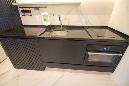 Studio para alugar com 30m², 1 quarto e sem vaga Studio para alugar com 30m², 1 quarto e sem vagaCozinha - Armários