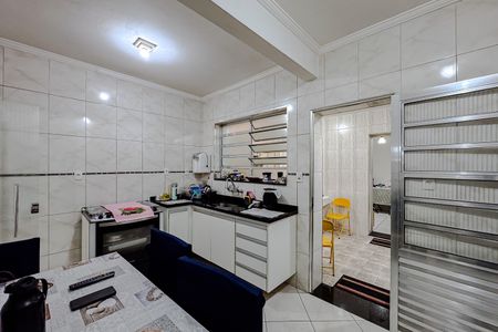 Casa à venda com 161m², 3 quartos e 6 vagas Casa à venda com 161m², 3 quartos e 6 vagasCozinha