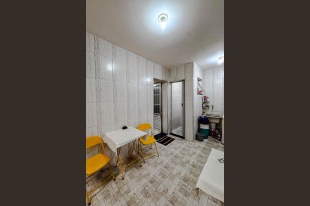 Casa à venda com 161m², 3 quartos e 6 vagas Casa à venda com 161m², 3 quartos e 6 vagasÁrea de Serviço