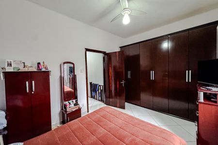 Casa à venda com 161m², 3 quartos e 6 vagas Casa à venda com 161m², 3 quartos e 6 vagasQuarto 1