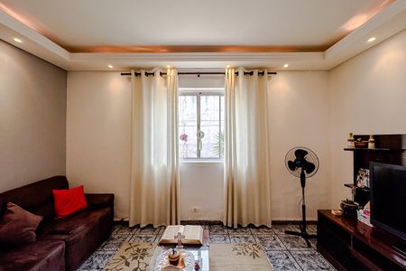 Casa à venda com 161m², 3 quartos e 6 vagas Casa à venda com 161m², 3 quartos e 6 vagasSala