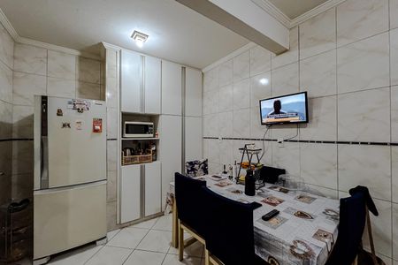 Casa à venda com 161m², 3 quartos e 6 vagas Casa à venda com 161m², 3 quartos e 6 vagasCozinha