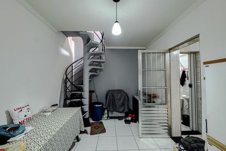 Casa à venda com 161m², 3 quartos e 6 vagas Casa à venda com 161m², 3 quartos e 6 vagasSala (Casa 2)