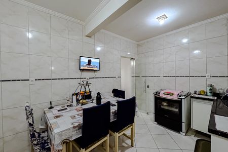 Casa à venda com 161m², 3 quartos e 6 vagas Casa à venda com 161m², 3 quartos e 6 vagasCozinha