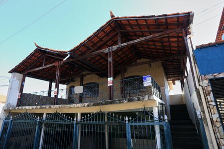 Casa para alugar com 240m², 3 quartos e sem vagaFachada