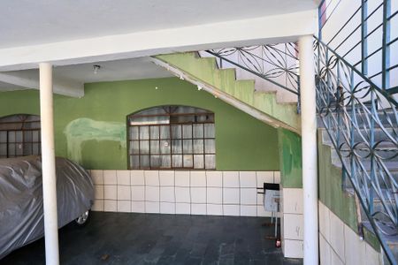 Garagem de casa para alugar com 3 quartos, 240m² em Penha, Belo Horizonte