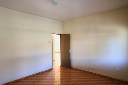 Casa para alugar com 240m², 3 quartos e sem vagaSala/Quarto