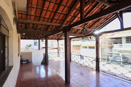 Casa para alugar com 240m², 3 quartos e sem vagaVaranda