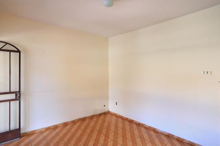 Casa para alugar com 240m², 3 quartos e sem vagaSala/Quarto
