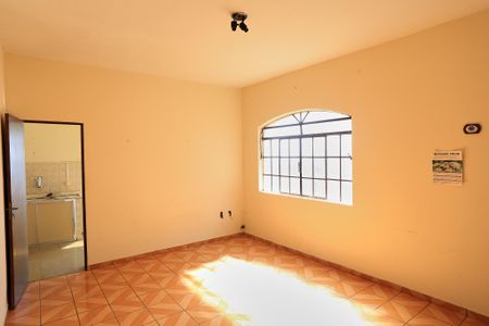 Casa para alugar com 3 quartos, 240m² em Penha, Belo Horizonte