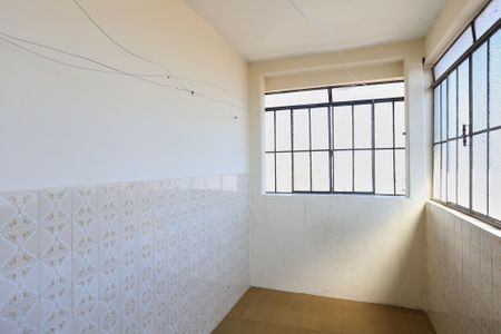 Área de Serviço de casa para alugar com 3 quartos, 240m² em Penha, Belo Horizonte