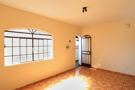 Casa para alugar com 240m², 3 quartos e sem vagaSala