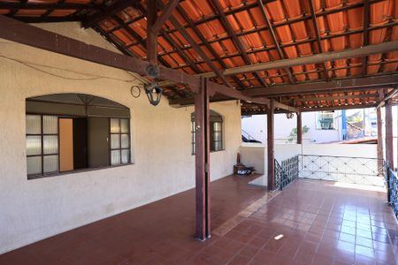 Varanda de casa para alugar com 3 quartos, 240m² em Penha, Belo Horizonte
