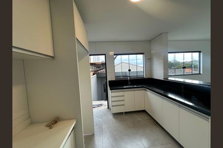 Cozinha de casa para alugar com 1 quarto, 50m² em Jardim Silveira, Barueri