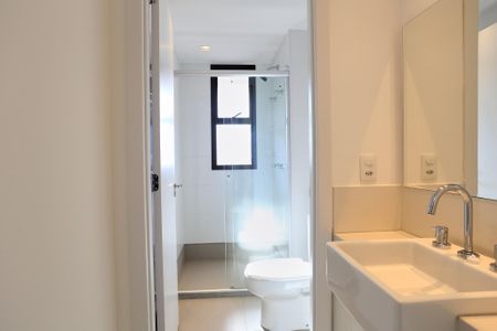 Apartamento para alugar com 69m², 2 quartos e 1 vaga Apartamento para alugar com 69m², 2 quartos e 1 vagaBanheiro