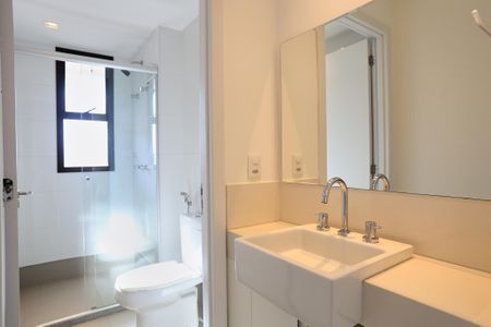 Apartamento para alugar com 69m², 2 quartos e 1 vaga Apartamento para alugar com 69m², 2 quartos e 1 vagaBanheiro