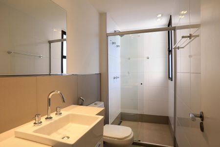 Apartamento para alugar com 69m², 2 quartos e 1 vaga Apartamento para alugar com 69m², 2 quartos e 1 vagaBanheiro da Suíte