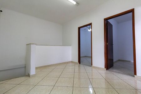 Mezanino de casa para alugar com 3 quartos, 200m² em Jardim Alto Pedroso, São Paulo