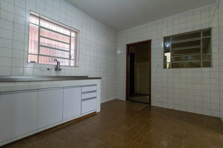 Casa para alugar com 200m², 3 quartos e 2 vagasCozinha