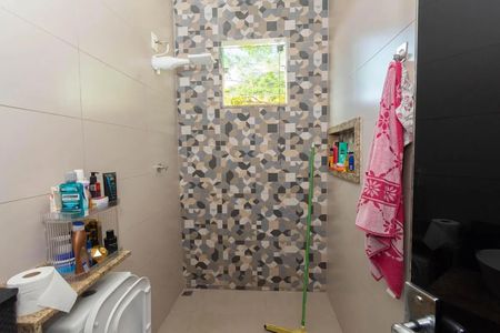 Banheiro de casa para alugar com 2 quartos, 85m² em Solar do Barreiro, Belo Horizonte