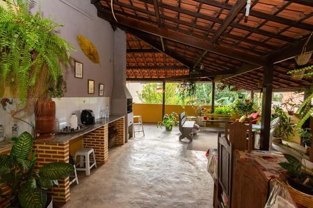 Área externa de casa para alugar com 2 quartos, 85m² em Solar do Barreiro, Belo Horizonte