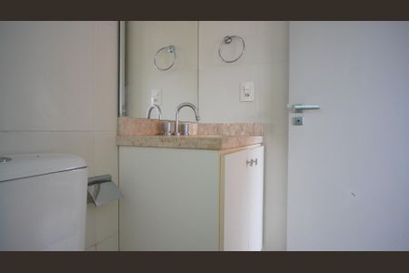 Banheiro da Suíte 1 de apartamento à venda com 2 quartos, 79m² em Bela Vista, Porto Alegre