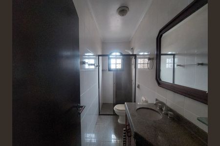Casa para alugar com 202m², 3 quartos e 2 vagas Casa para alugar com 202m², 3 quartos e 2 vagasBanheiro Suíte