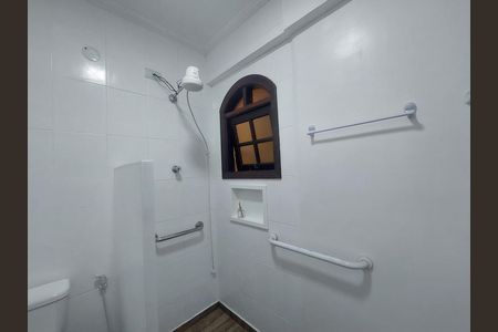 Casa para alugar com 202m², 3 quartos e 2 vagas Casa para alugar com 202m², 3 quartos e 2 vagasBanheiro na Área de Serviço