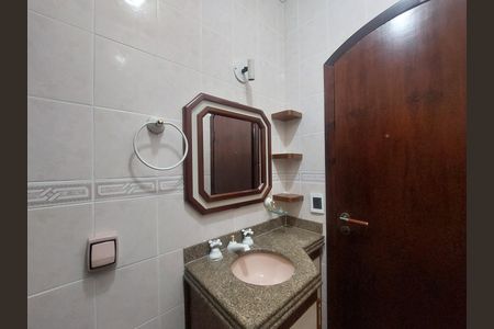 Casa para alugar com 202m², 3 quartos e 2 vagas Casa para alugar com 202m², 3 quartos e 2 vagasBanheiro Social