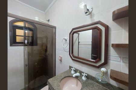 Casa para alugar com 202m², 3 quartos e 2 vagas Casa para alugar com 202m², 3 quartos e 2 vagasBanheiro Social
