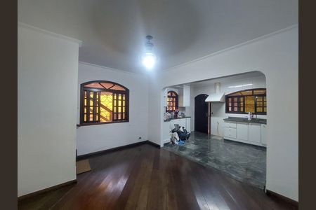 Casa para alugar com 202m², 3 quartos e 2 vagas Casa para alugar com 202m², 3 quartos e 2 vagasSala de Jantar