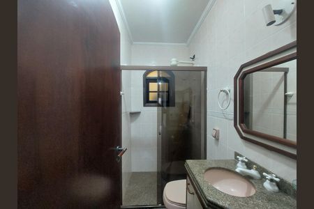 Casa para alugar com 202m², 3 quartos e 2 vagas Casa para alugar com 202m², 3 quartos e 2 vagasBanheiro Social