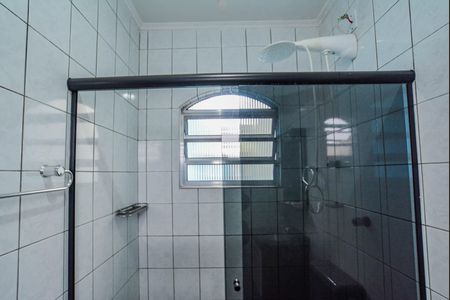 Banheiro da Suíte de casa à venda com 3 quartos, 149m² em Vila Mazzei, Santo André